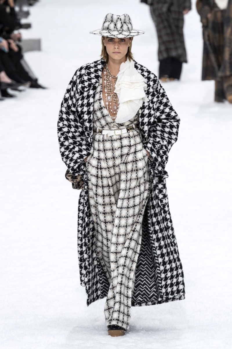 PARIS FASHION WEEK: Chanel Fall 2019 Highlights | Image Amplified