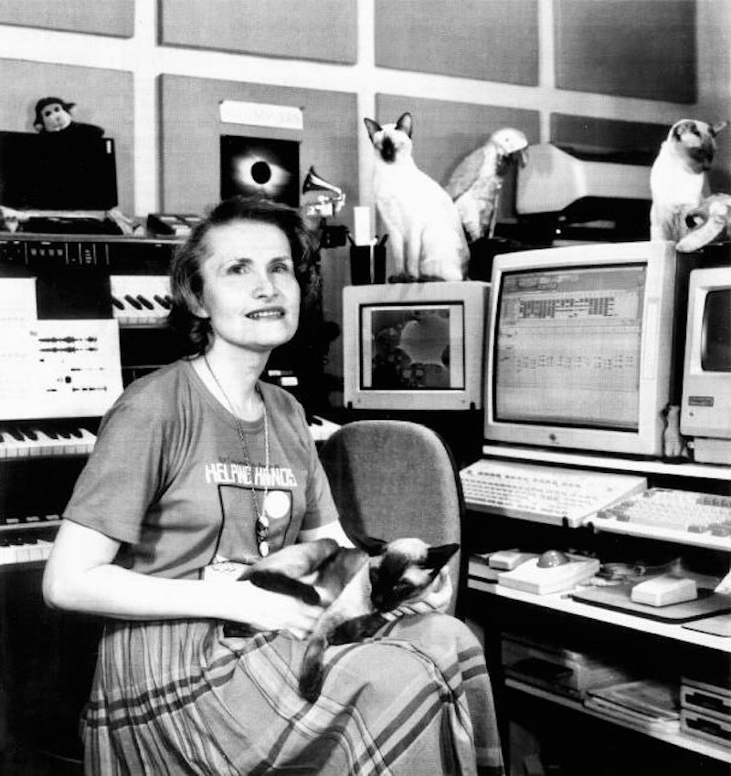 Wendy Carlos included in the S-O Bach 2000 booklet with her cats Nago, Pica and Subi, 1992. Photo Wendy Carlos