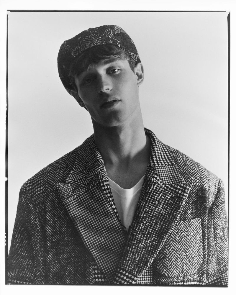 L'OFFICIEL HOMMES UKRAINE Kit Butler by Simon Lipman. Hannah Beck, Fall 2021, www.imageamplified.com, Image Amplified5